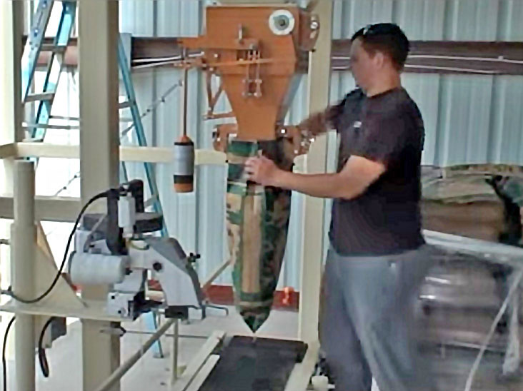 Automatic Bagging Machine - YouTube